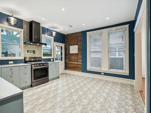 208 E 12th Street, Houston TX 77008
