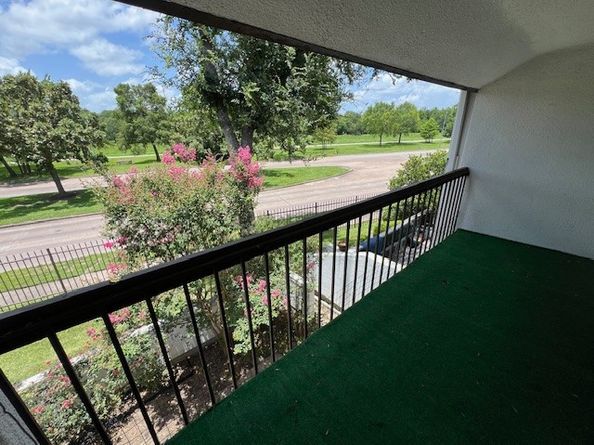 7655 S Braeswood Boulevard 8, Houston TX 77071