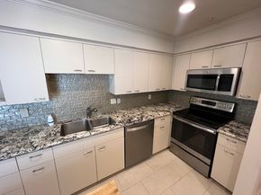 7655 S Braeswood Boulevard 8, Houston TX 77071