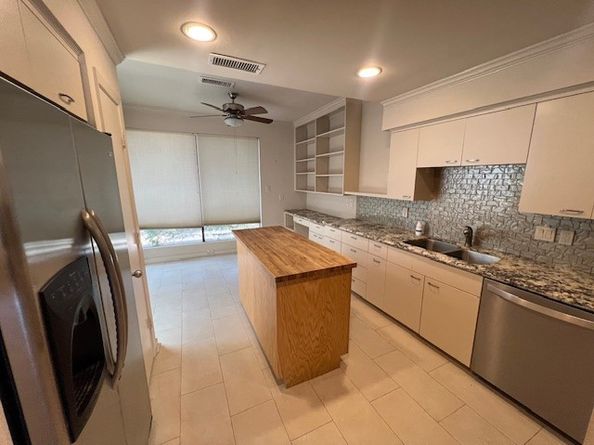 7655 S Braeswood Boulevard 8, Houston TX 77071