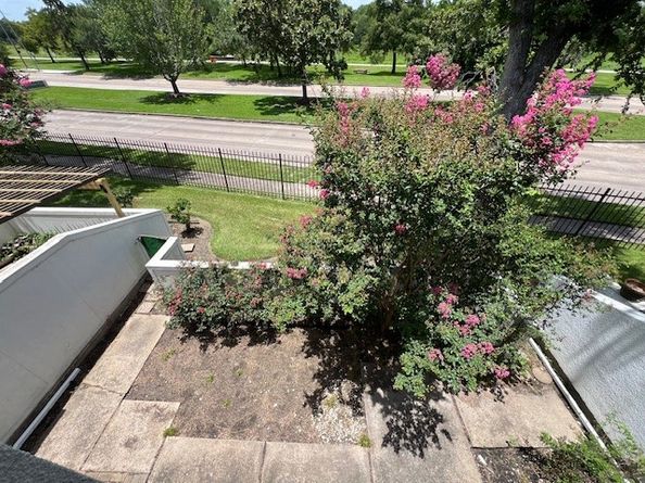 7655 S Braeswood Boulevard 8, Houston TX 77071