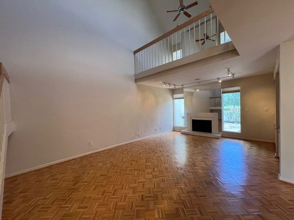 7655 S Braeswood Boulevard 8, Houston TX 77071