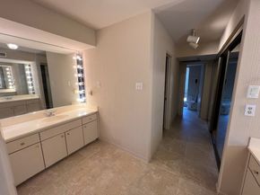 7655 S Braeswood Boulevard 8, Houston TX 77071