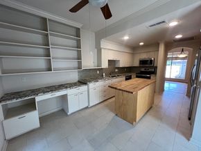 7655 S Braeswood Boulevard 8, Houston TX 77071