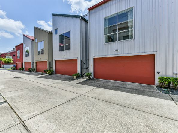 3028 Commerce Street, Houston TX 77003