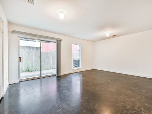3028 Commerce Street, Houston TX 77003