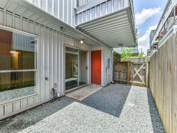 3028 Commerce Street, Houston TX 77003