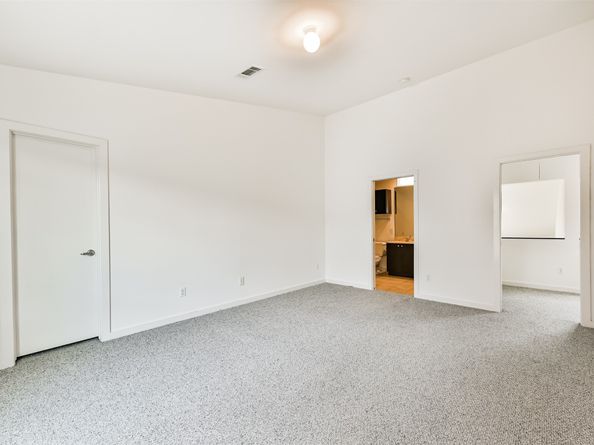 3028 Commerce Street, Houston TX 77003