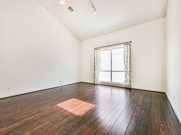 3028 Commerce Street, Houston TX 77003