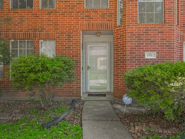 15911 Mission Glen Drive, Houston TX 77083