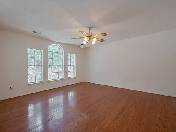 15911 Mission Glen Drive, Houston TX 77083