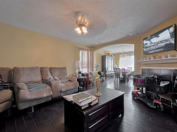 15911 Mission Glen Drive, Houston TX 77083