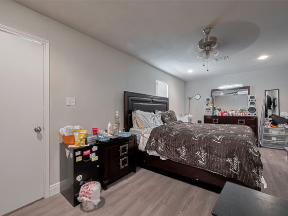 15911 Mission Glen Drive, Houston TX 77083
