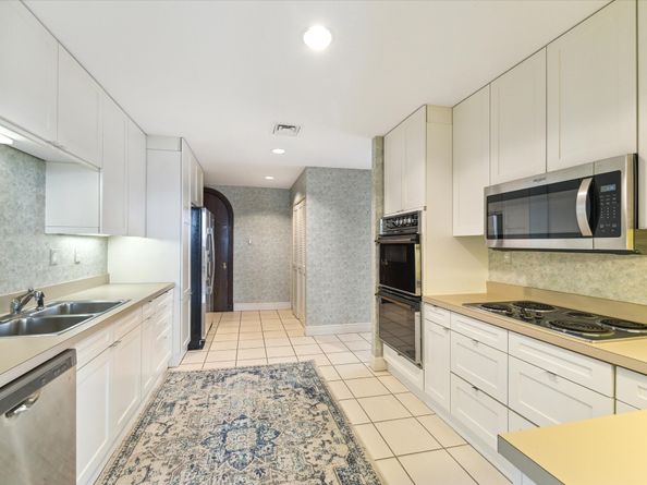 1111 Hermann Drive 7F, Houston TX 77004