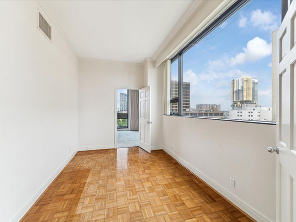 1111 Hermann Drive 7F, Houston TX 77004