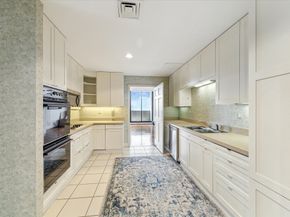 1111 Hermann Drive 7F, Houston TX 77004