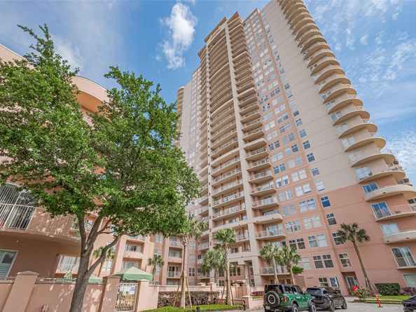 3505 Sage Road 2804, Houston TX 77056