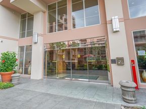 3505 Sage Road 2804, Houston TX 77056