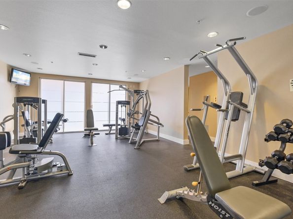 3505 Sage Road 2804, Houston TX 77056