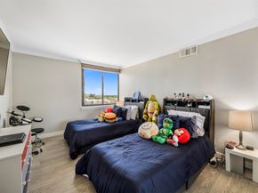 3525 Sage Road 1403, Houston TX 77056