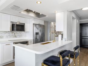 3525 Sage Road 1403, Houston TX 77056