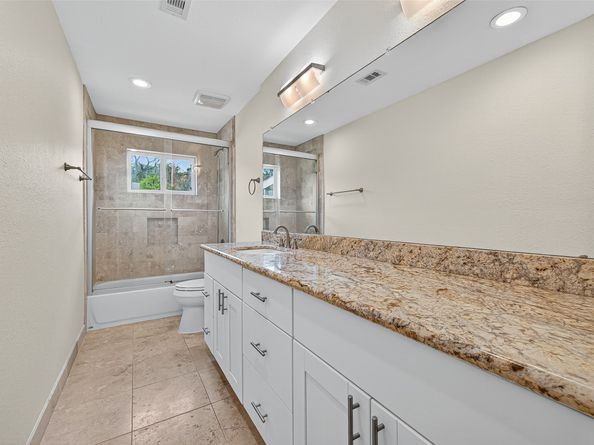 8530 Roos Road, Houston TX 77036