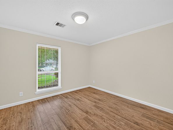 8530 Roos Road, Houston TX 77036