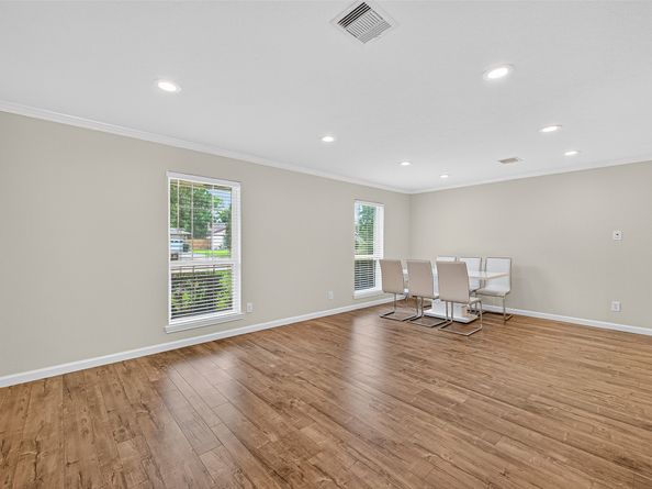 8530 Roos Road, Houston TX 77036