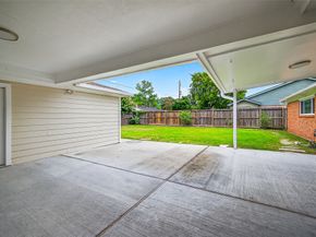 8530 Roos Road, Houston TX 77036