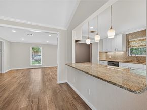 8530 Roos Road, Houston TX 77036