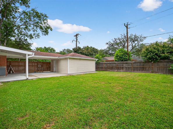 8530 Roos Road, Houston TX 77036
