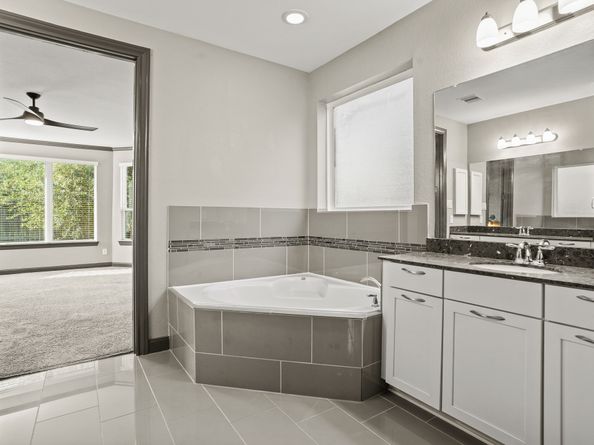 14105 N Lake Branch Lane Lane, Houston TX 77044