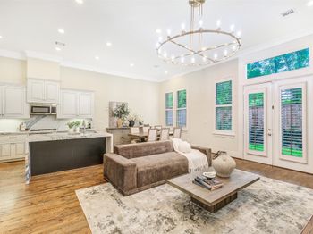 10910 Wrenwood Green