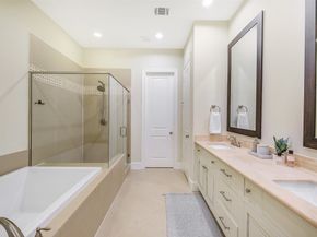 10910 Wrenwood Green, Houston TX 77043
