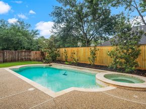 6014 Shady Birch Hollow, Houston TX 77345