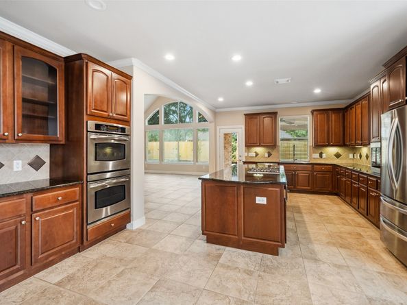 6014 Shady Birch Hollow, Houston TX 77345
