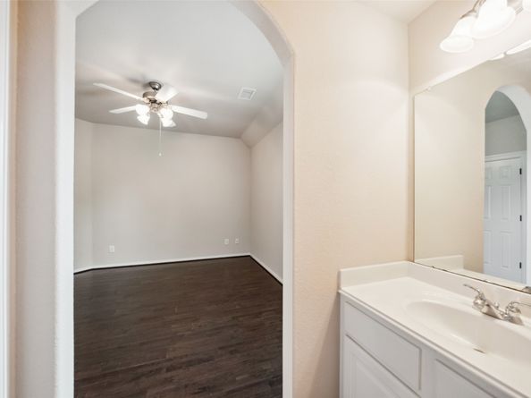 6014 Shady Birch Hollow, Houston TX 77345