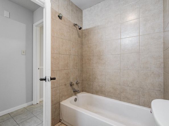 9806 Charter Ridge Drive, Houston TX 77070