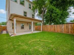 2206 Hoskins Drive, Houston TX 77080