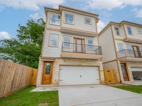2206 Hoskins Drive, Houston TX 77080