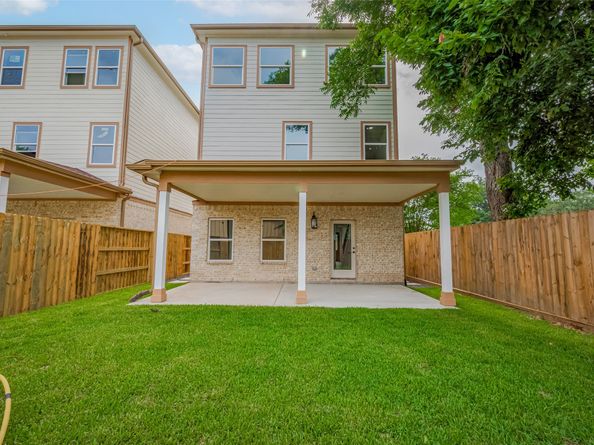 2206 Hoskins Drive, Houston TX 77080