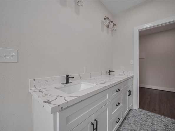 2206 Hoskins Drive, Houston TX 77080