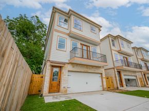 2206 Hoskins Drive, Houston TX 77080