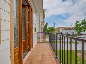 2206 Hoskins Drive, Houston TX 77080