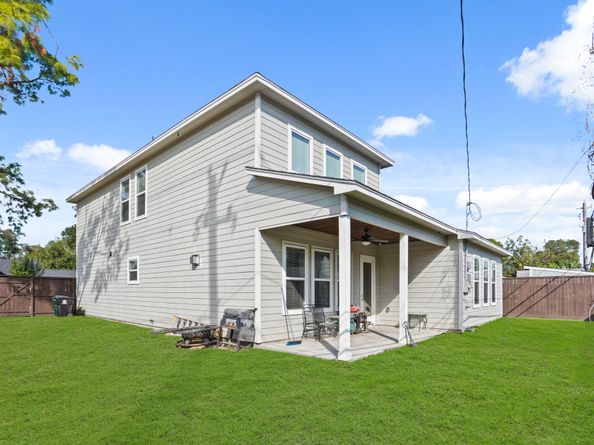 1902 Stillwood Drive, Houston TX 77080