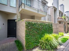 10811 Richmond Avenue 8, Houston TX 77042