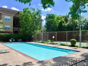 10811 Richmond Avenue 8, Houston TX 77042