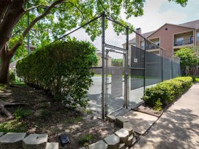 10811 Richmond Avenue 8, Houston TX 77042