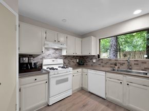 58 Sandpebble Drive, Spring TX 77381