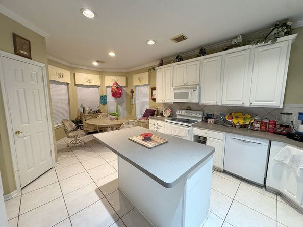 51 N Country Gate Circle, Conroe TX 77384